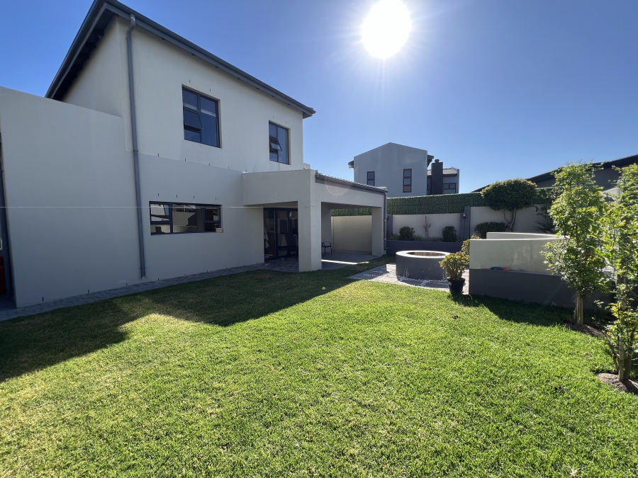 6 Bedroom Property for Sale in Sagewood Western Cape